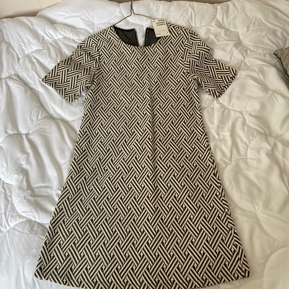 White and grey pattern dress